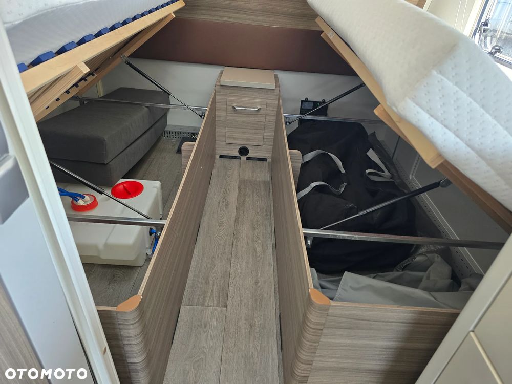 Burstner 490 AVERSO HARMONY tapczny salonka hobby przyczepa kempingowa - 30