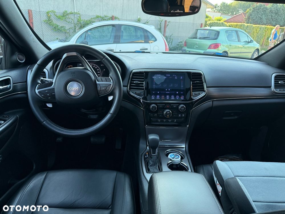 Jeep Grand Cherokee - 13