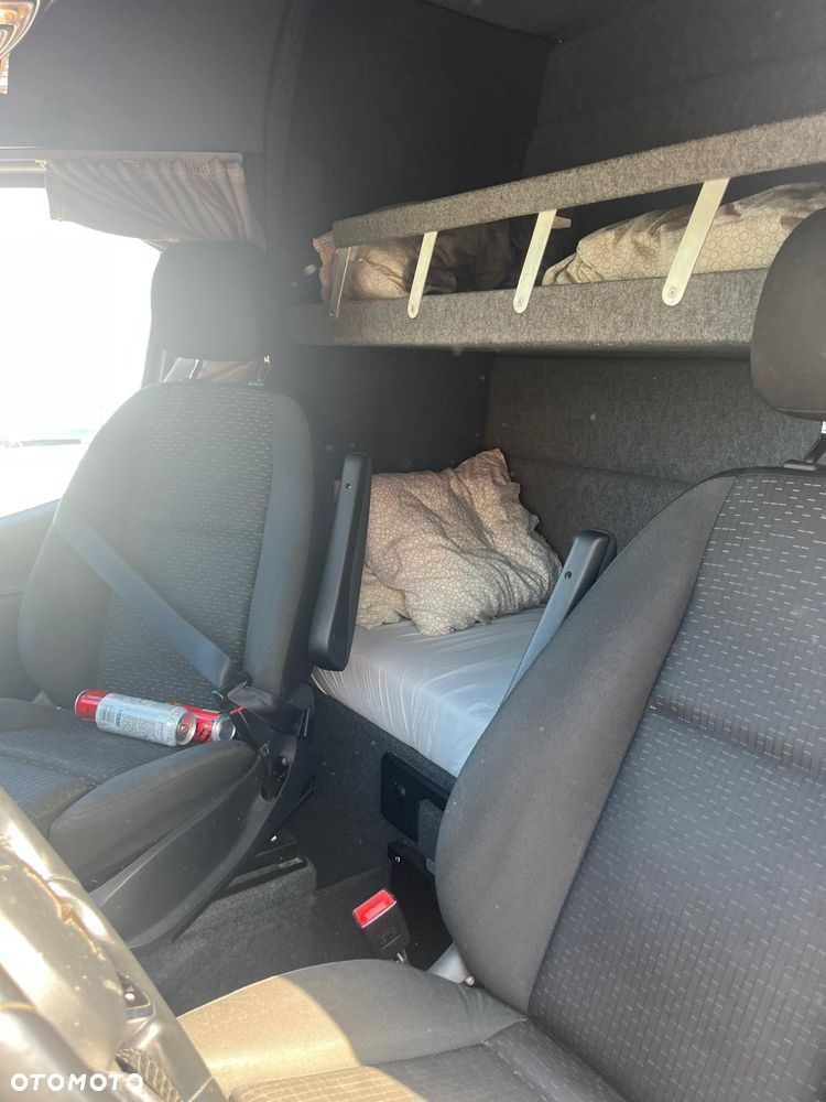 Mercedes-Benz SPRINTER - 18