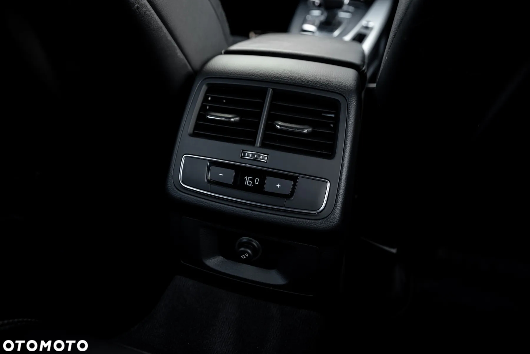Audi A4 Avant 40 TDI quattro S tronic S line - 30