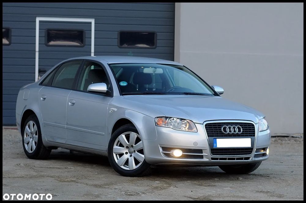 Audi A4 Limousine - 1