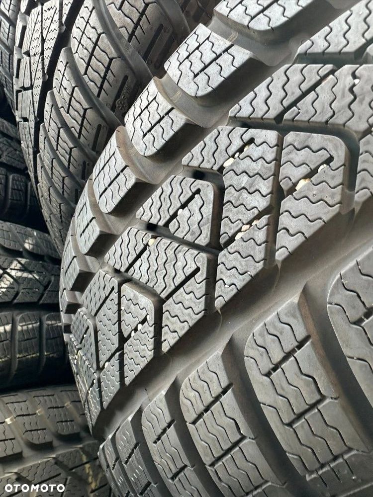 215/55r17 Pirelli SottoZero 3_7,6mm_4szt_(29) - 8