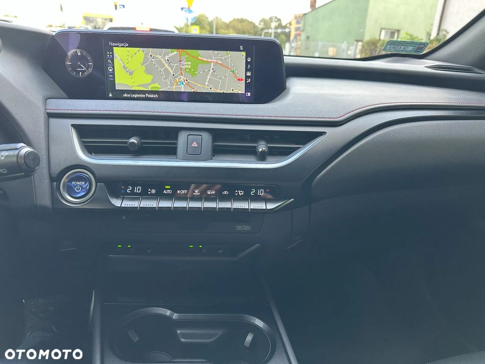 Lexus UX 250h F Sport AWD - 9