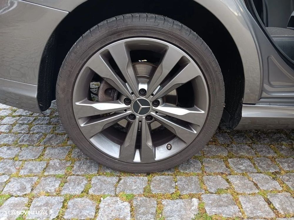 Mercedes-Benz CLA 180 d Shooting Brake - 16