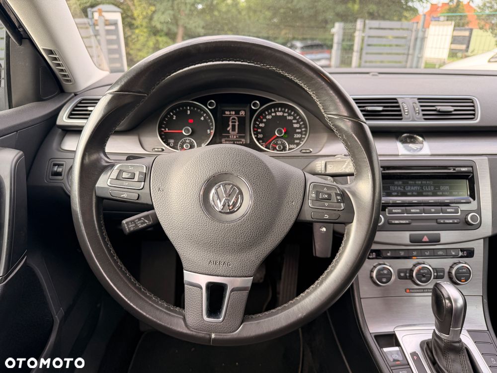 Volkswagen Passat 2.0 TDI 4Mot Highline DSG - 23