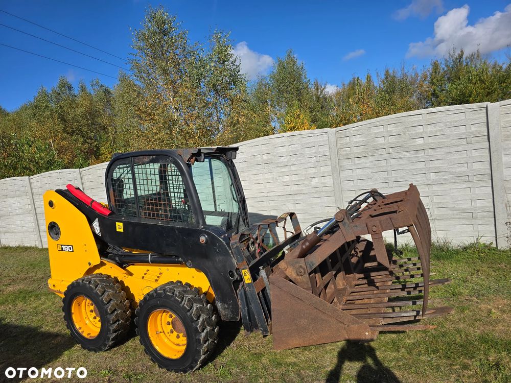 JCB - 8