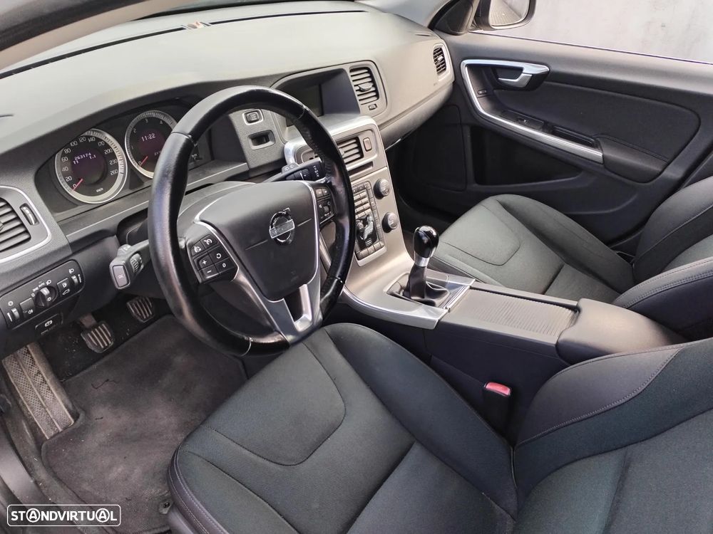 Volvo V60 1.6 D2 Drive Momentum Start/Stop - 10