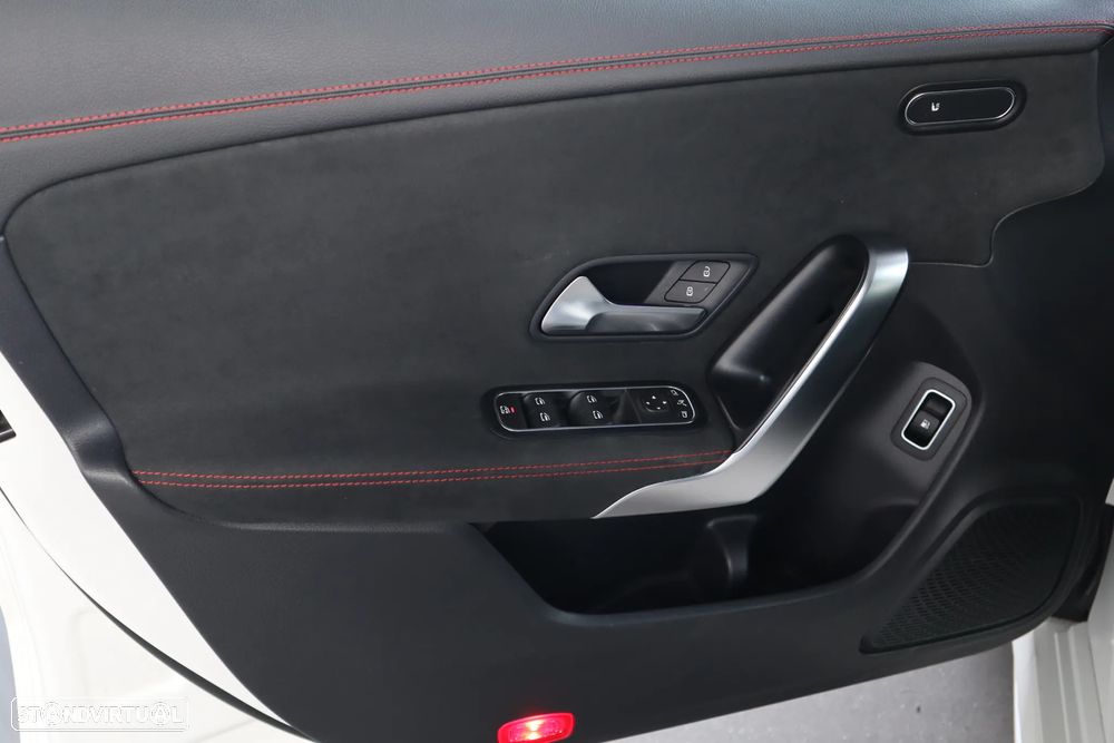 Mercedes-Benz CLA 250 e Shooting Brake AMG Line - 14