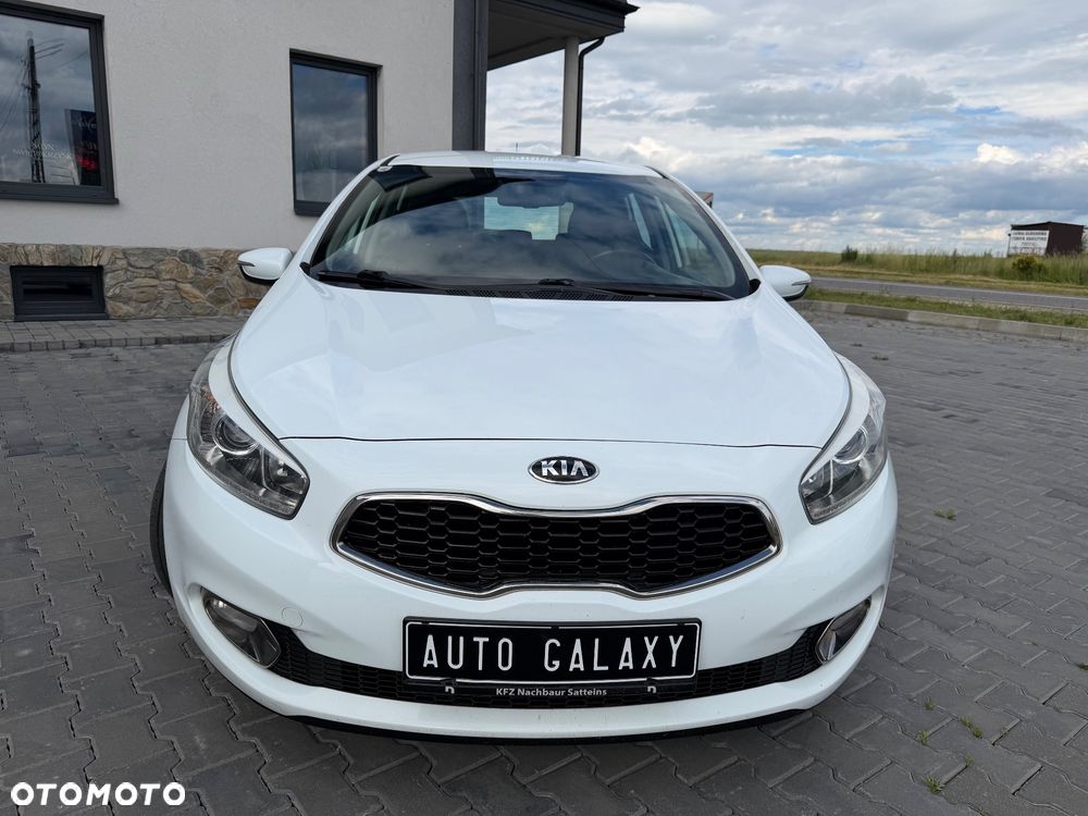 Kia Ceed - 11