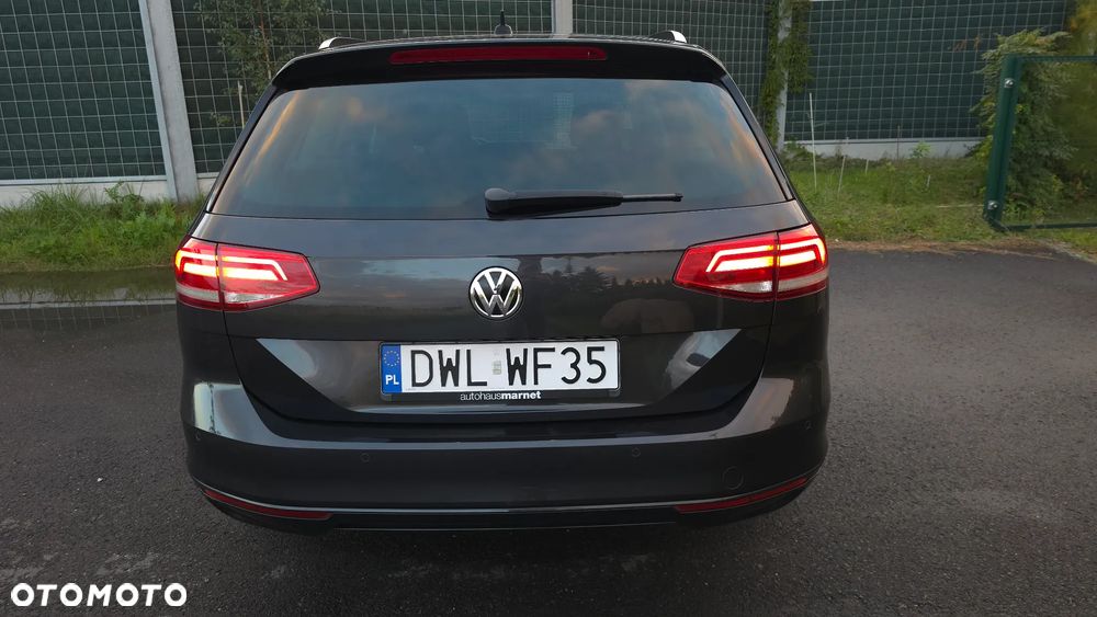 Volkswagen Passat 2.0 TDI (BlueMotion Technology) Trendline - 11