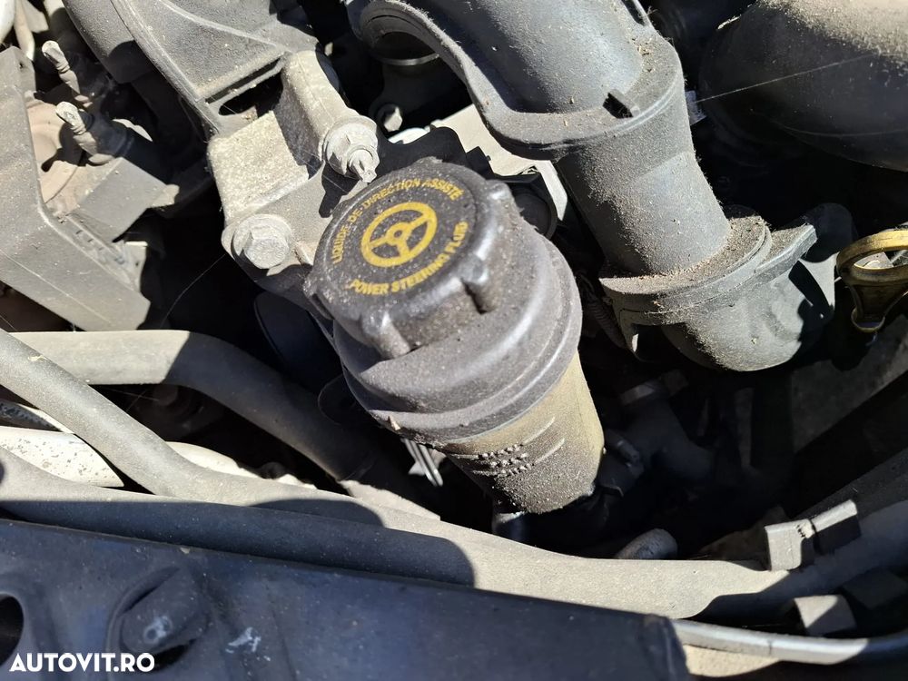 Ford Focus 1.6i Trend - 19