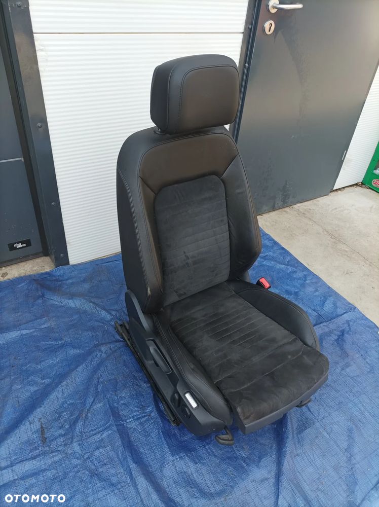 VW Passat B8 kombi  fotele kanapa komplet skóra alcantara - 11