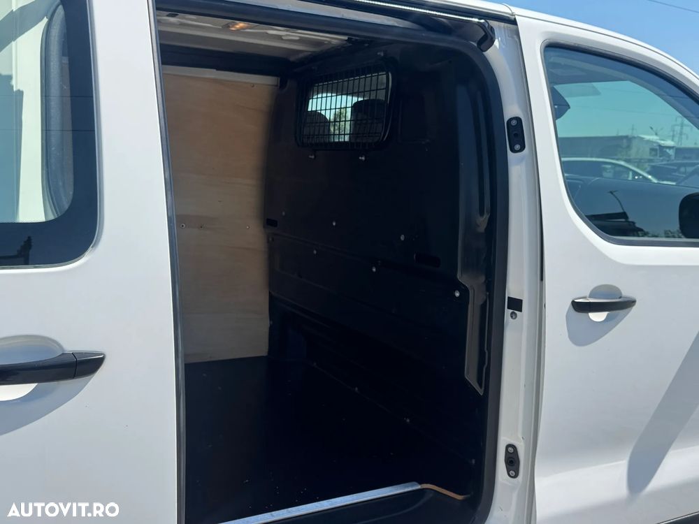 Opel Vivaro - 11