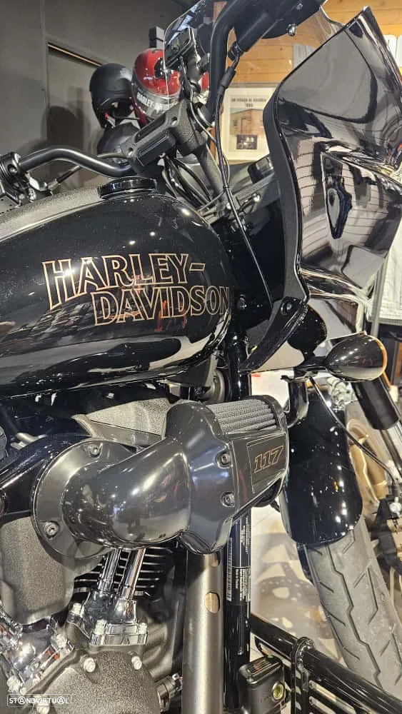 Harley-Davidson Low Rider ST - 10