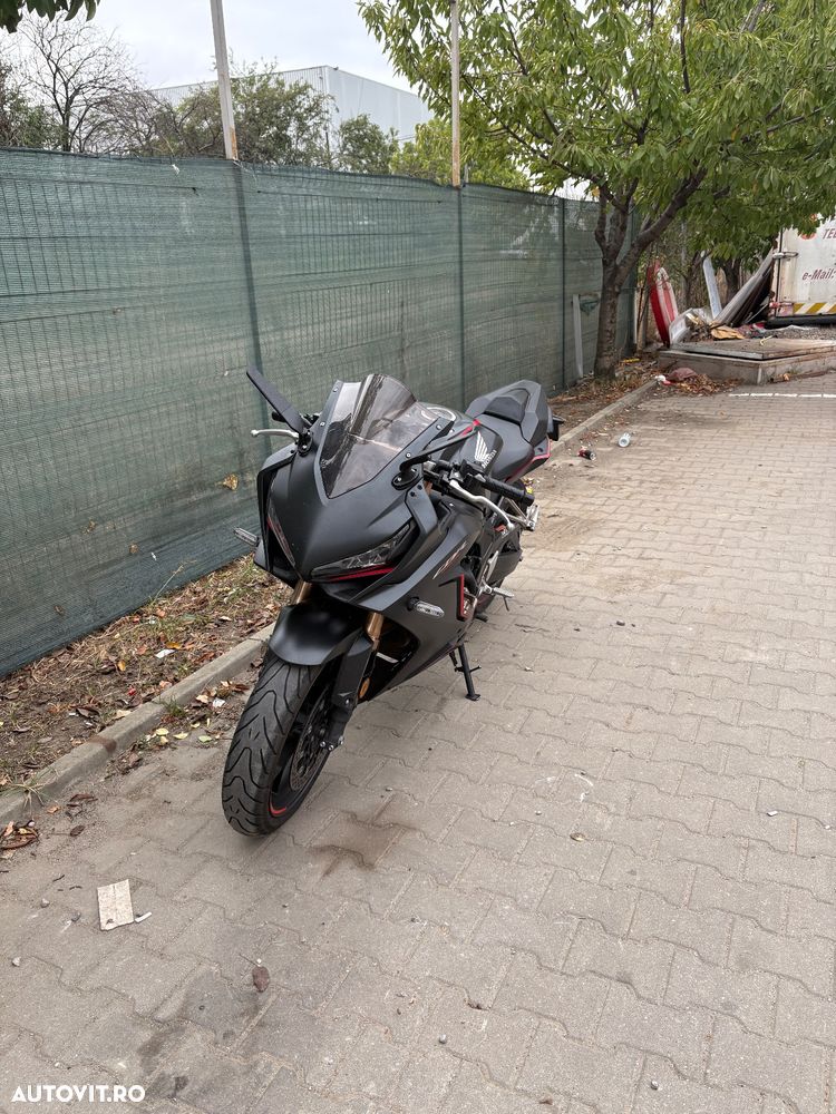 Honda CBR 650R - 6