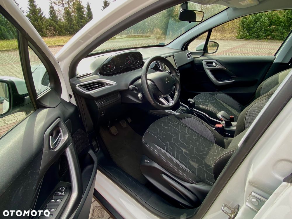 Peugeot 2008 1.2 Pure Tech Active - 38