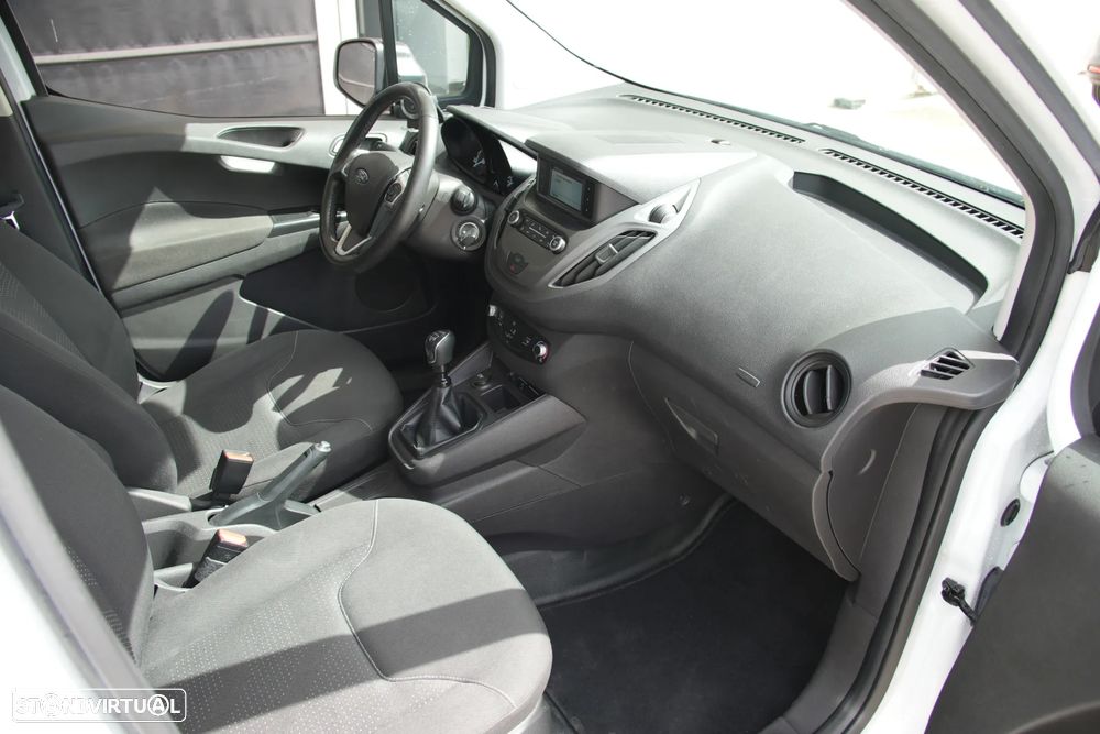 Ford Transit Courier 1.5TDCI - 11