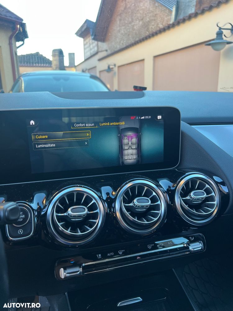 Mercedes-Benz GLA - 16