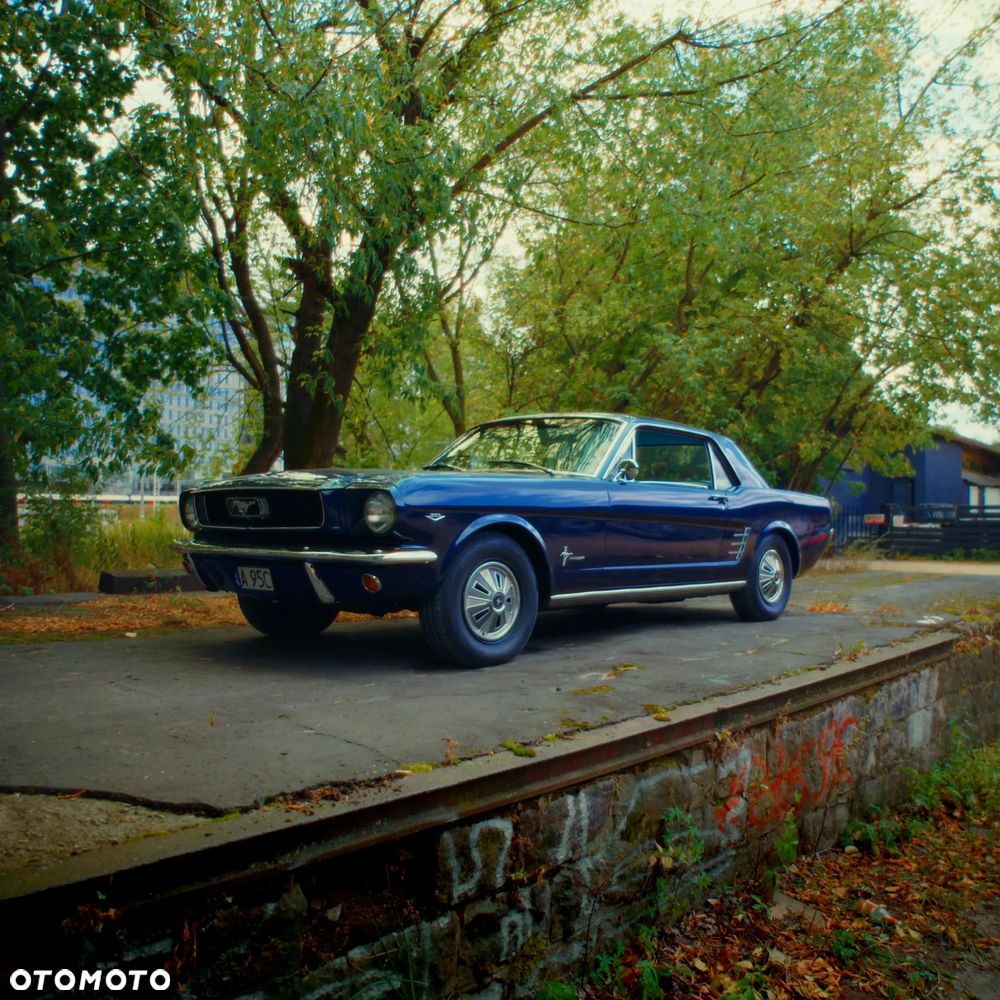 Ford Mustang - 2