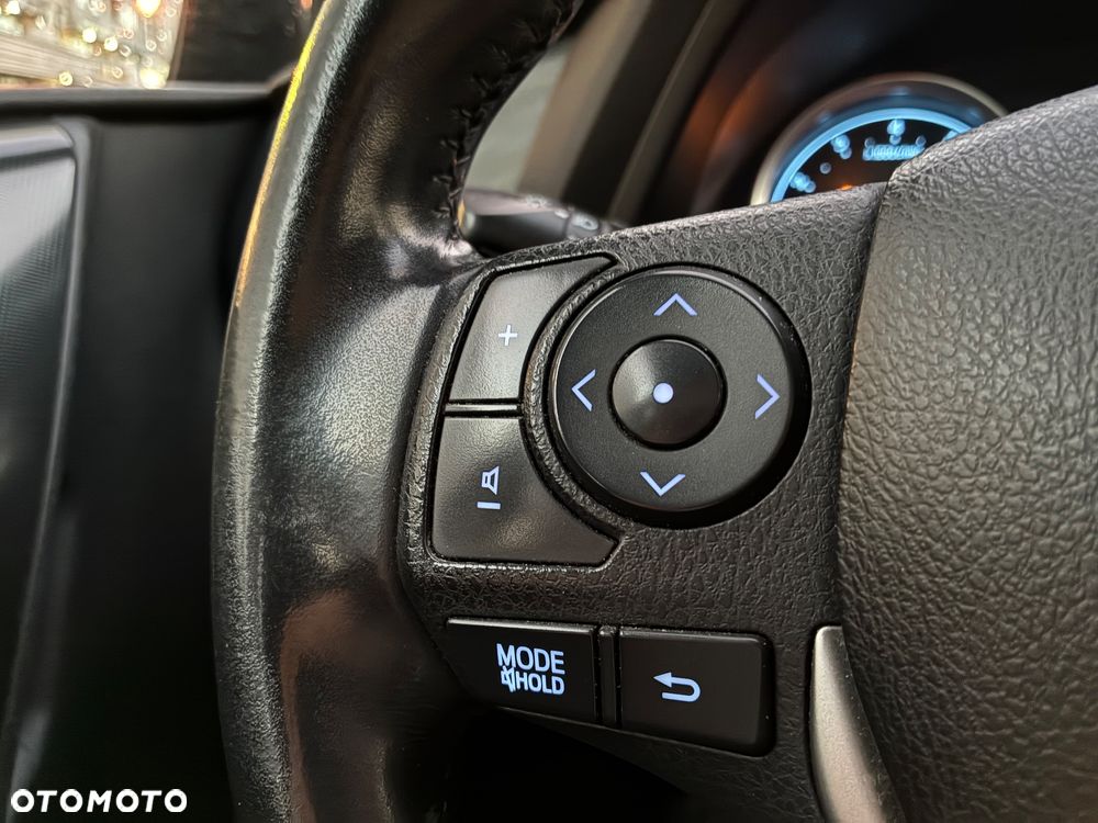Toyota Auris 1.6 Dynamic - 29