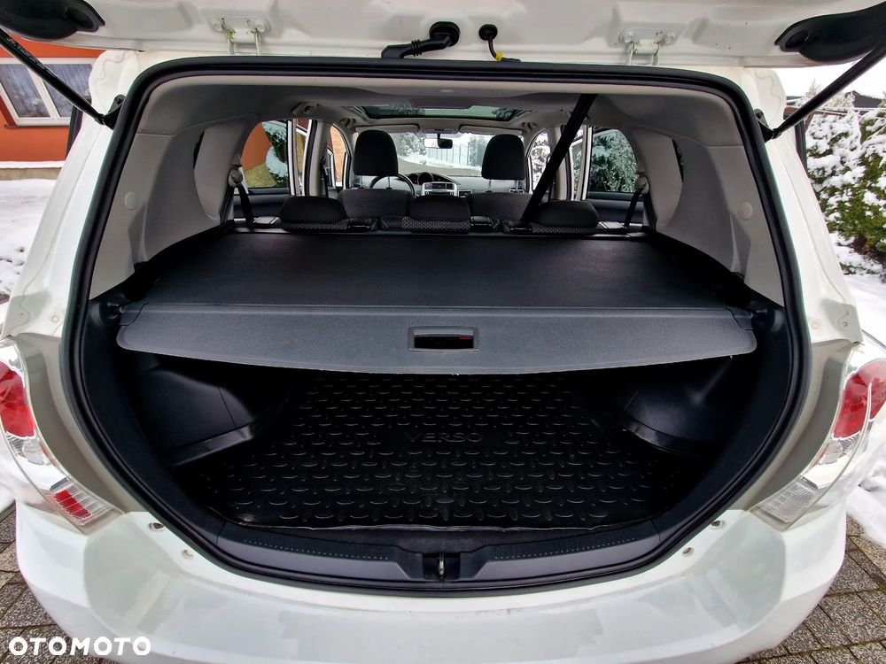 Toyota Verso 1.6 Premium - 24