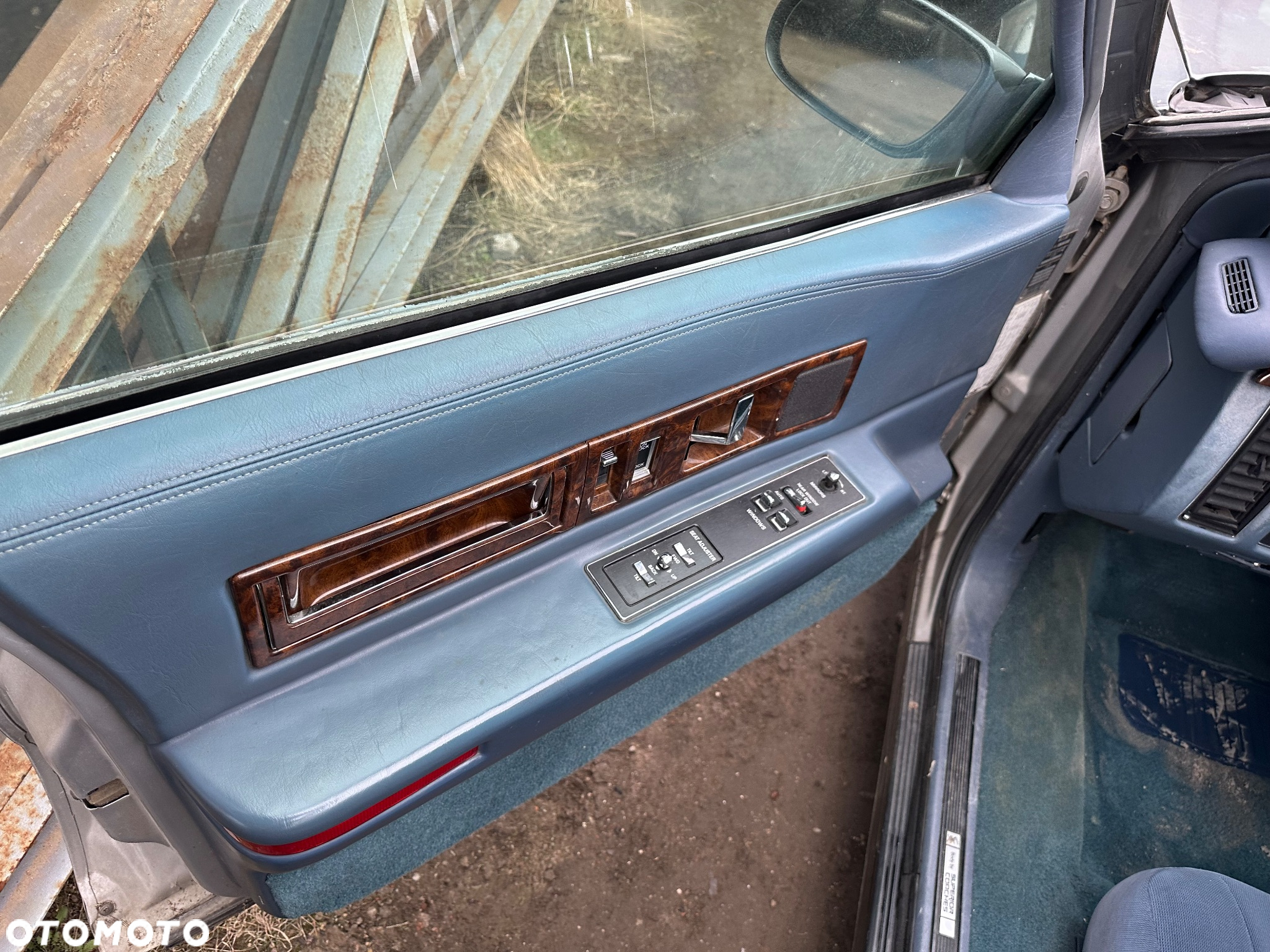 Cadillac Fleetwood 5.7 STD - 11