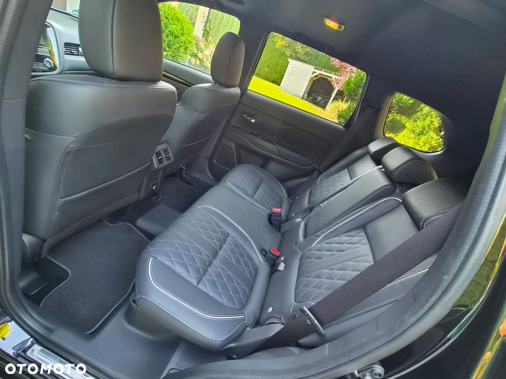 Mitsubishi Outlander - 21