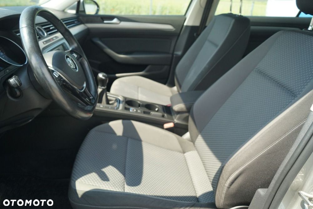 Volkswagen Passat - 5