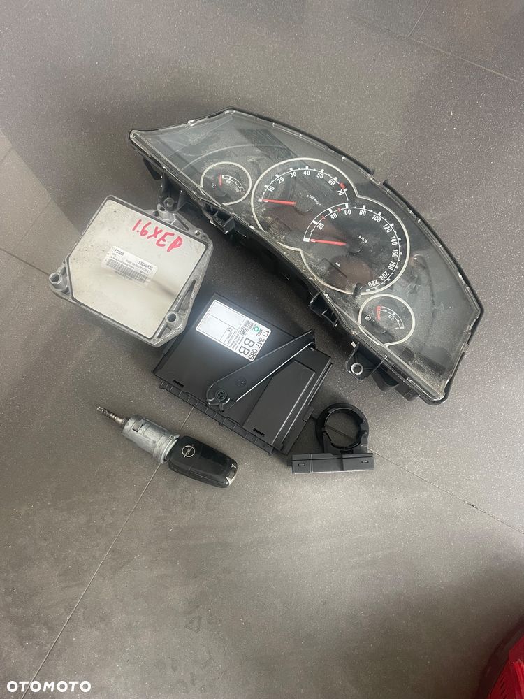 OPEL MERIVA 1.6 KOMPUTER ZESTAW 12249823 FDMR