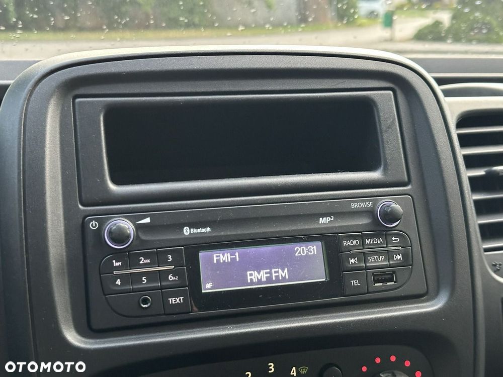 Opel Vivaro - 16