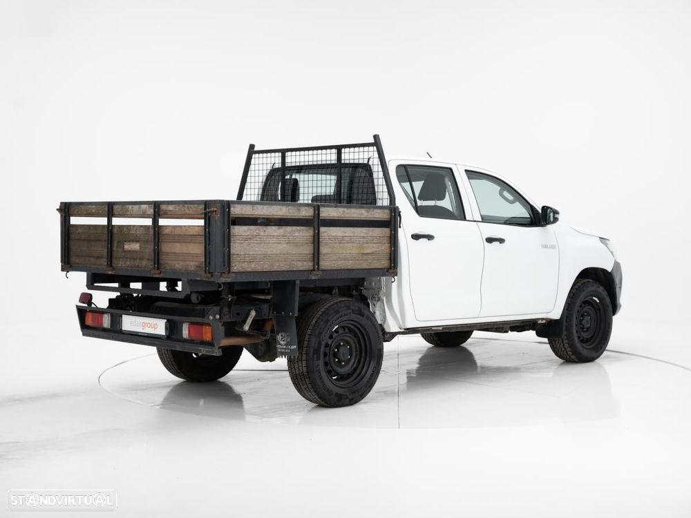 Toyota Hilux 2.4 D-4D 4WD DOUBLE CAB c/IVA - 3