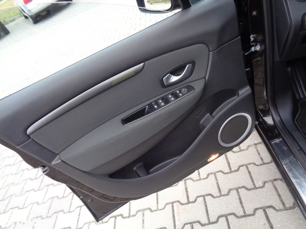 Renault Scenic 1.6 16V Luxe Privilege - 28