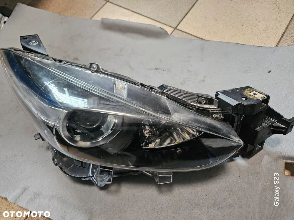 Lampa prawa przód przednia Mazda 3 III BM Lift 2017r Europa - 1