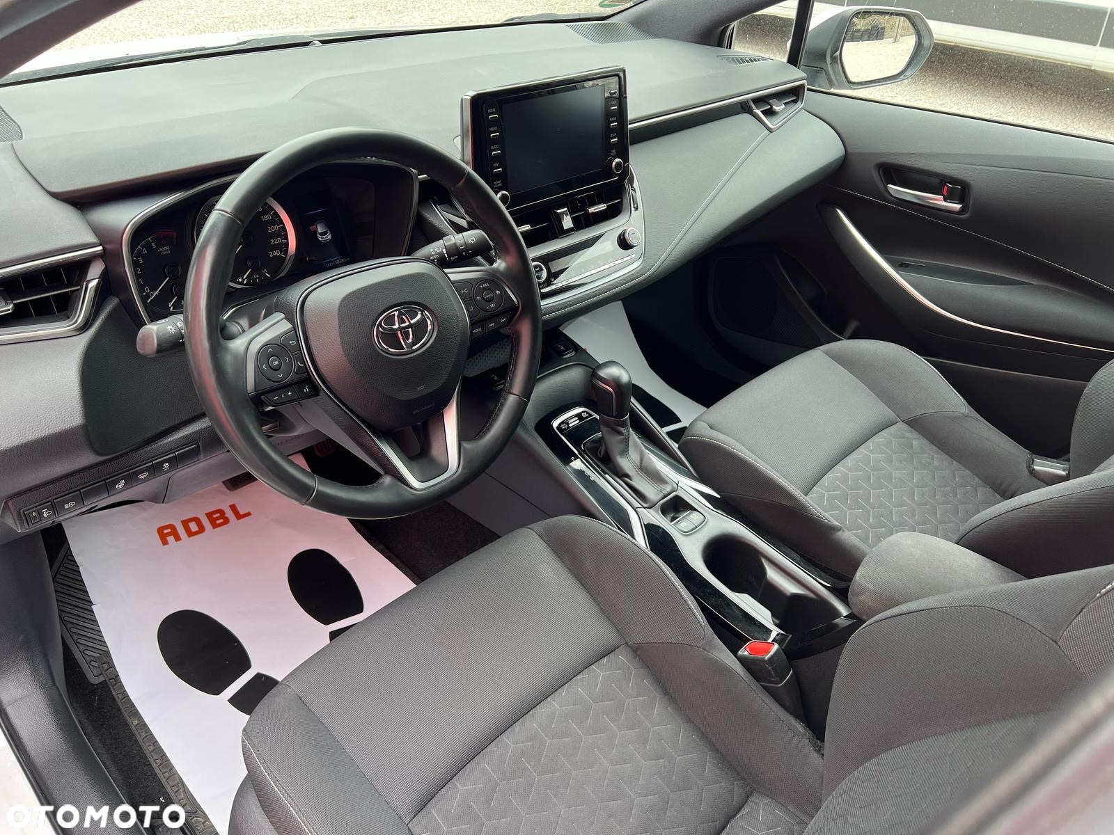 Toyota Corolla 1.8 Hybrid Business Edition - 20