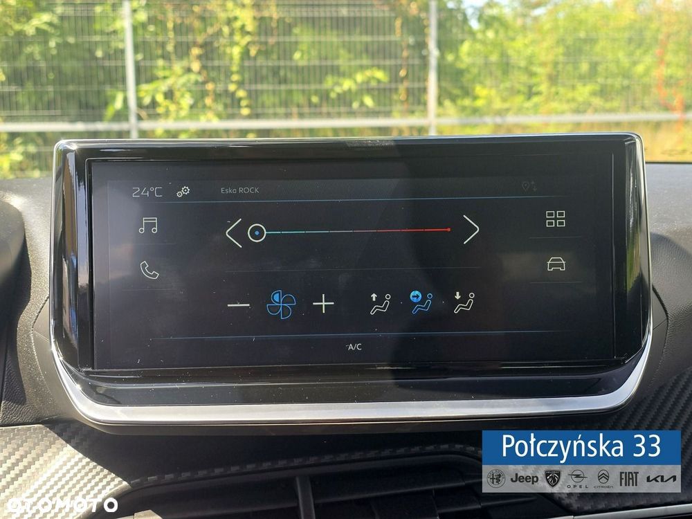 Peugeot 208 - 24