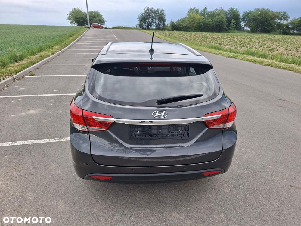 Hyundai i40 Kombi blue 1.6 Space - 18
