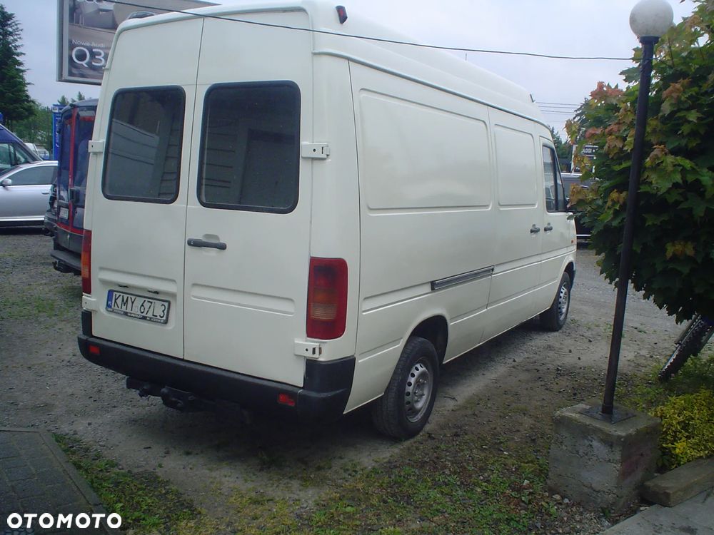 Mercedes-Benz SPRINTER - 11