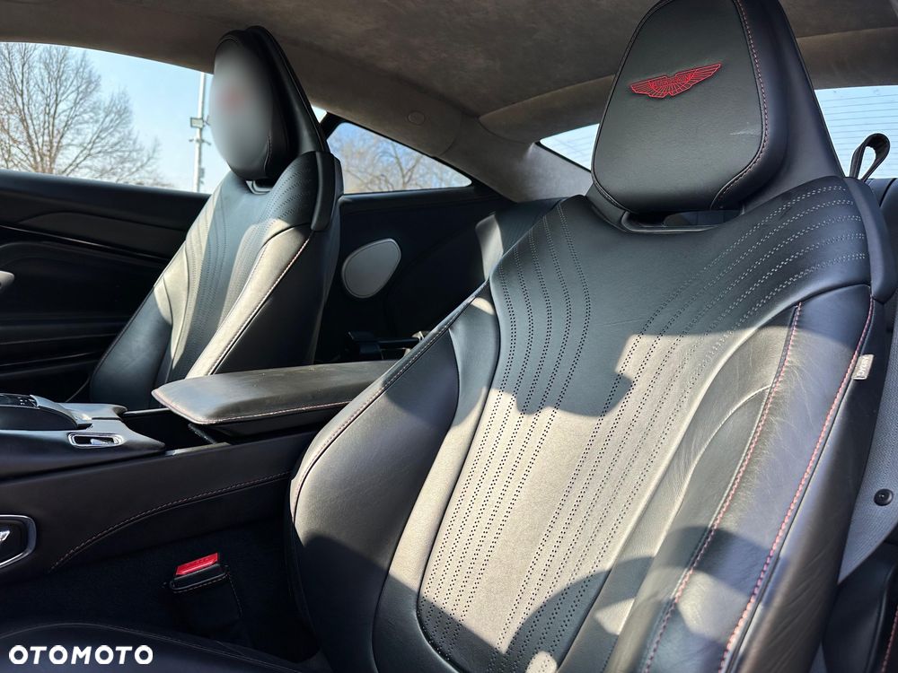 Aston Martin DB11 - 29