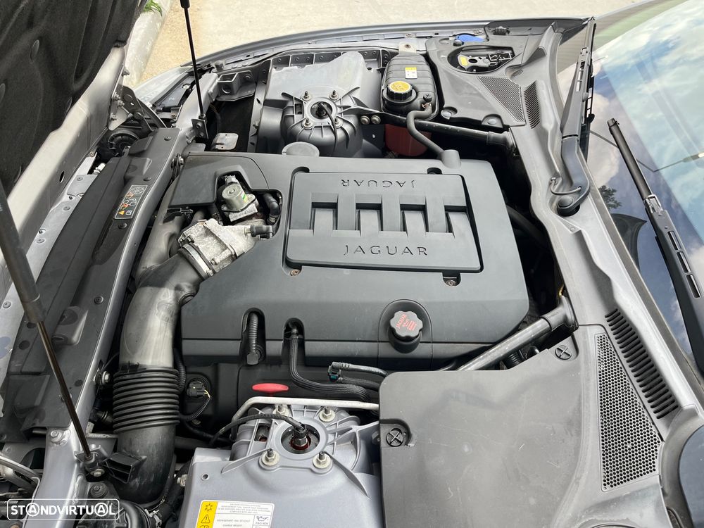 Jaguar XK 4.2 V8 Coupé - 43