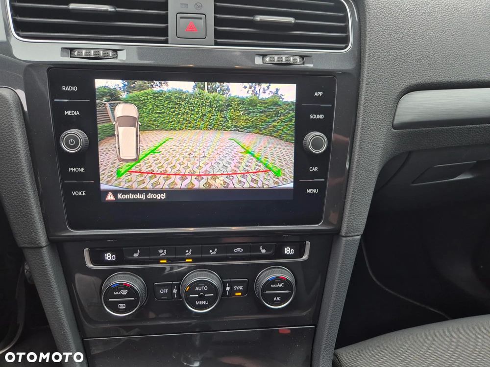 Volkswagen Golf VII 1.5 TSI BMT Comfortline - 12