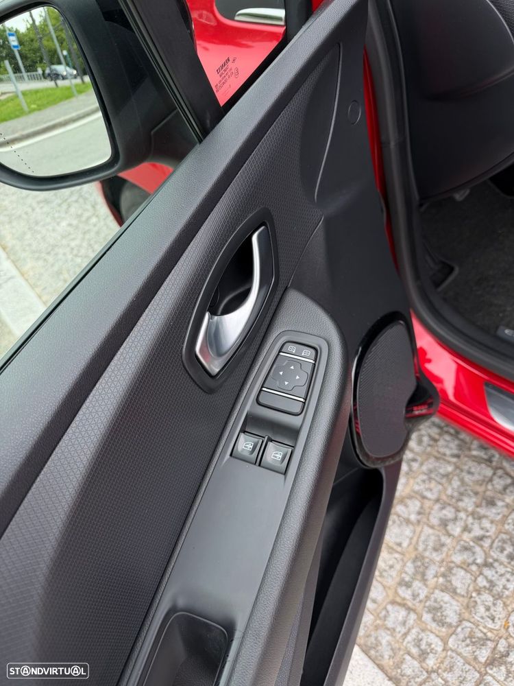 Renault Clio 0.9 TCe Limited - 29
