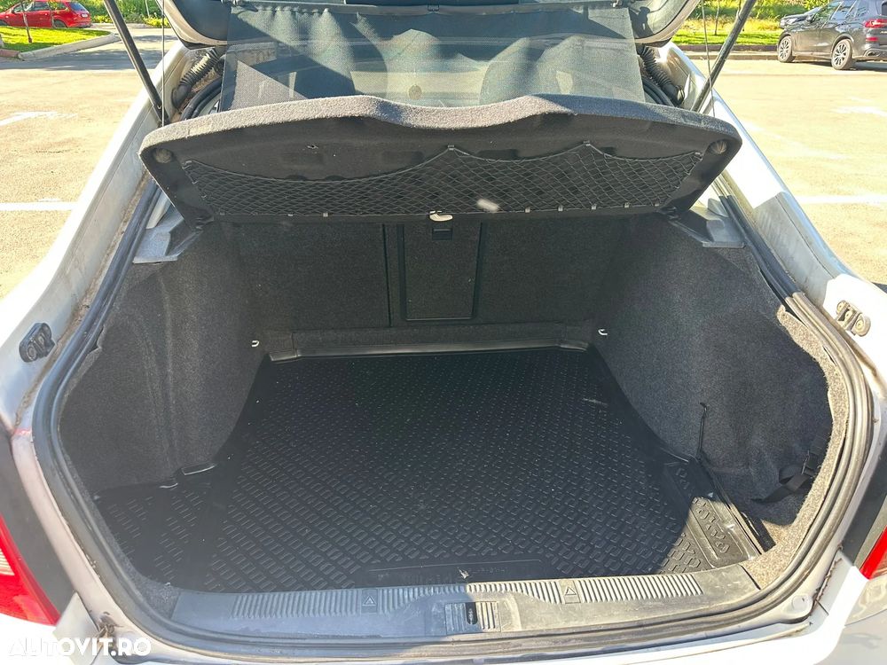 Skoda Octavia 1.6 TDI ELEGANCE - 6