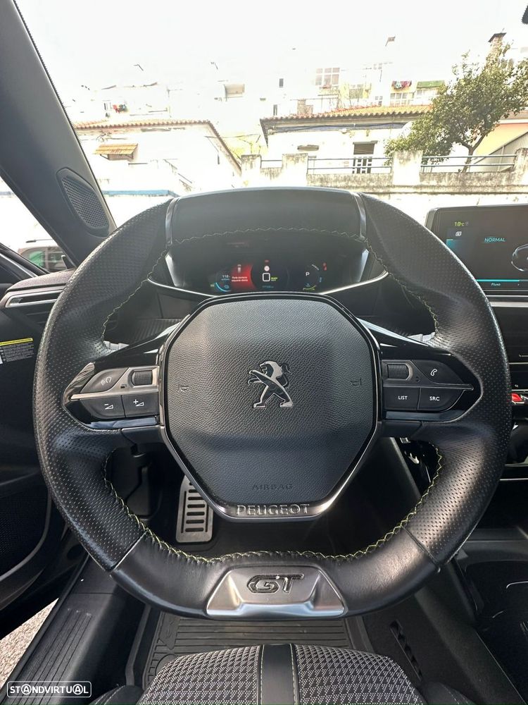 Peugeot e-2008 50 kWh GT - 13