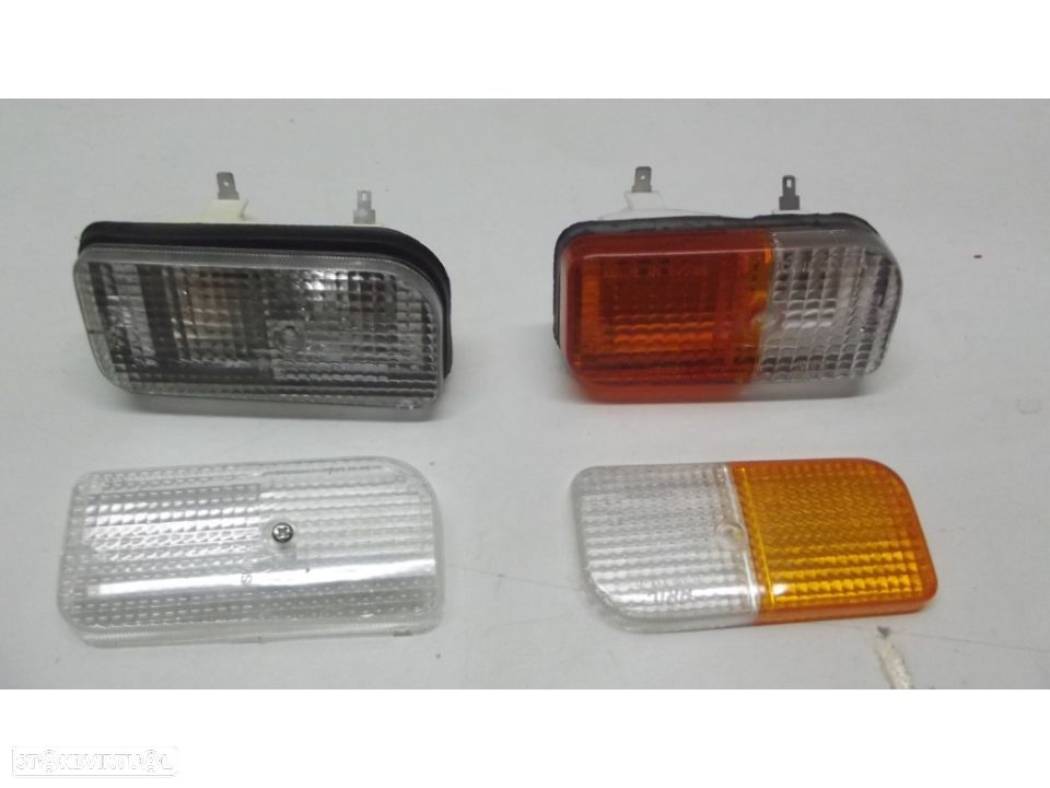 Renault 4 L farolins da frente completos - 1