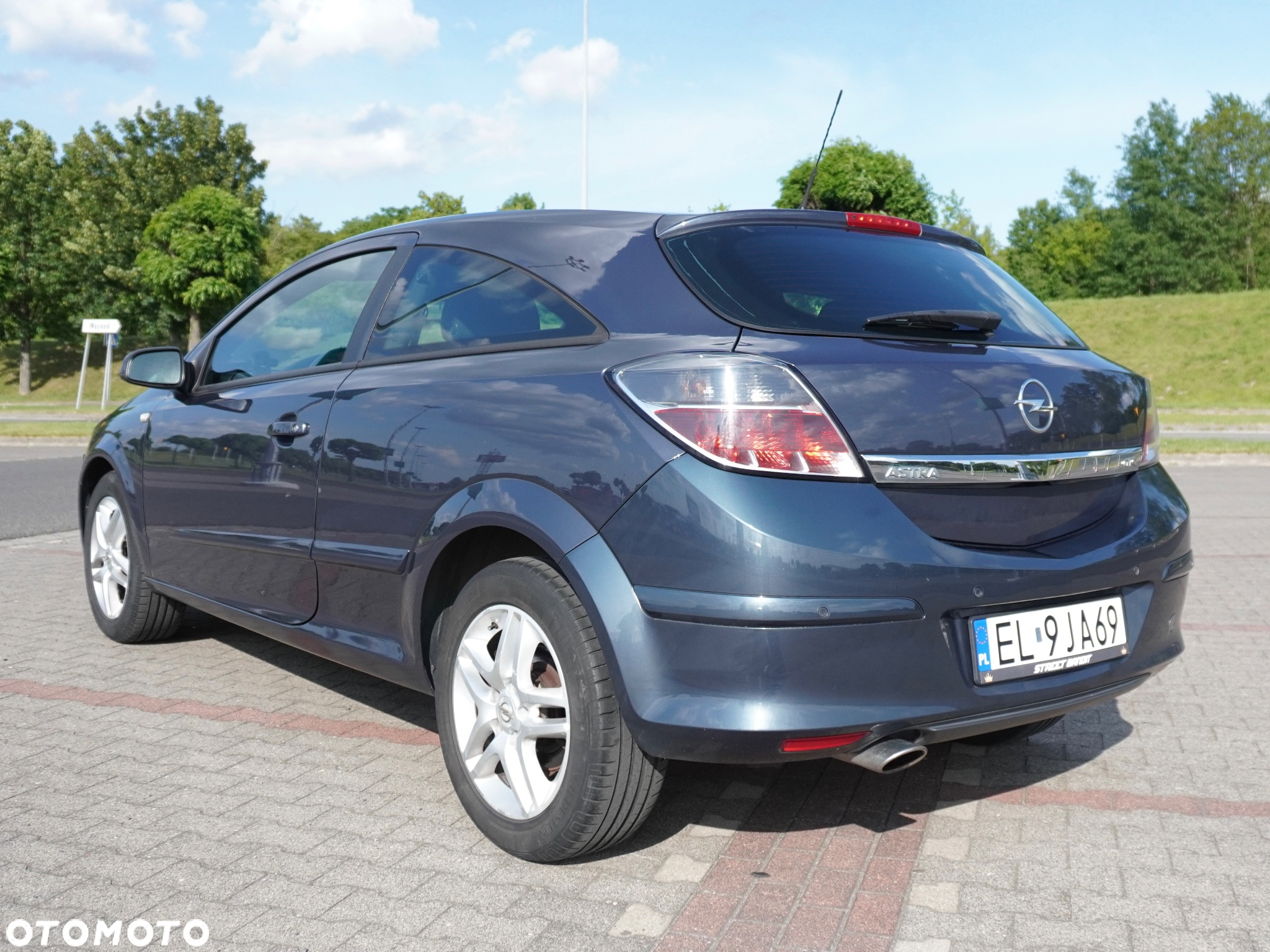 Opel Astra GTC 1.8 Sport - 8