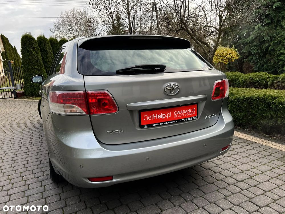 Toyota Avensis Combi 1.8 Multidrive S Executive - 16