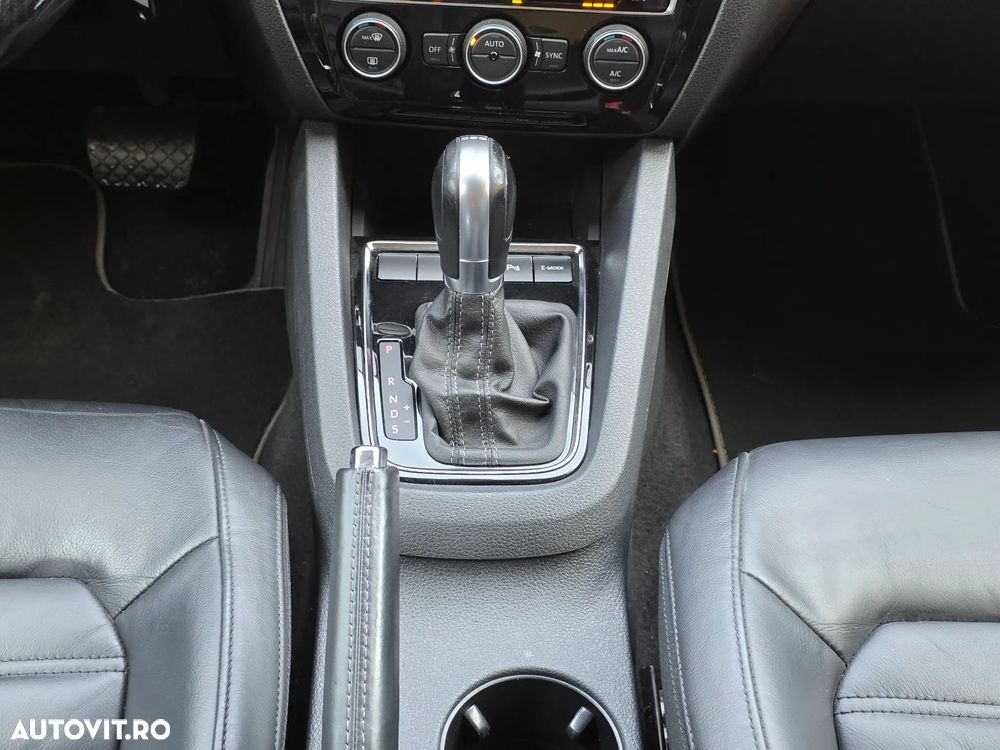 Volkswagen Jetta 1.4 DSG Highline - 15