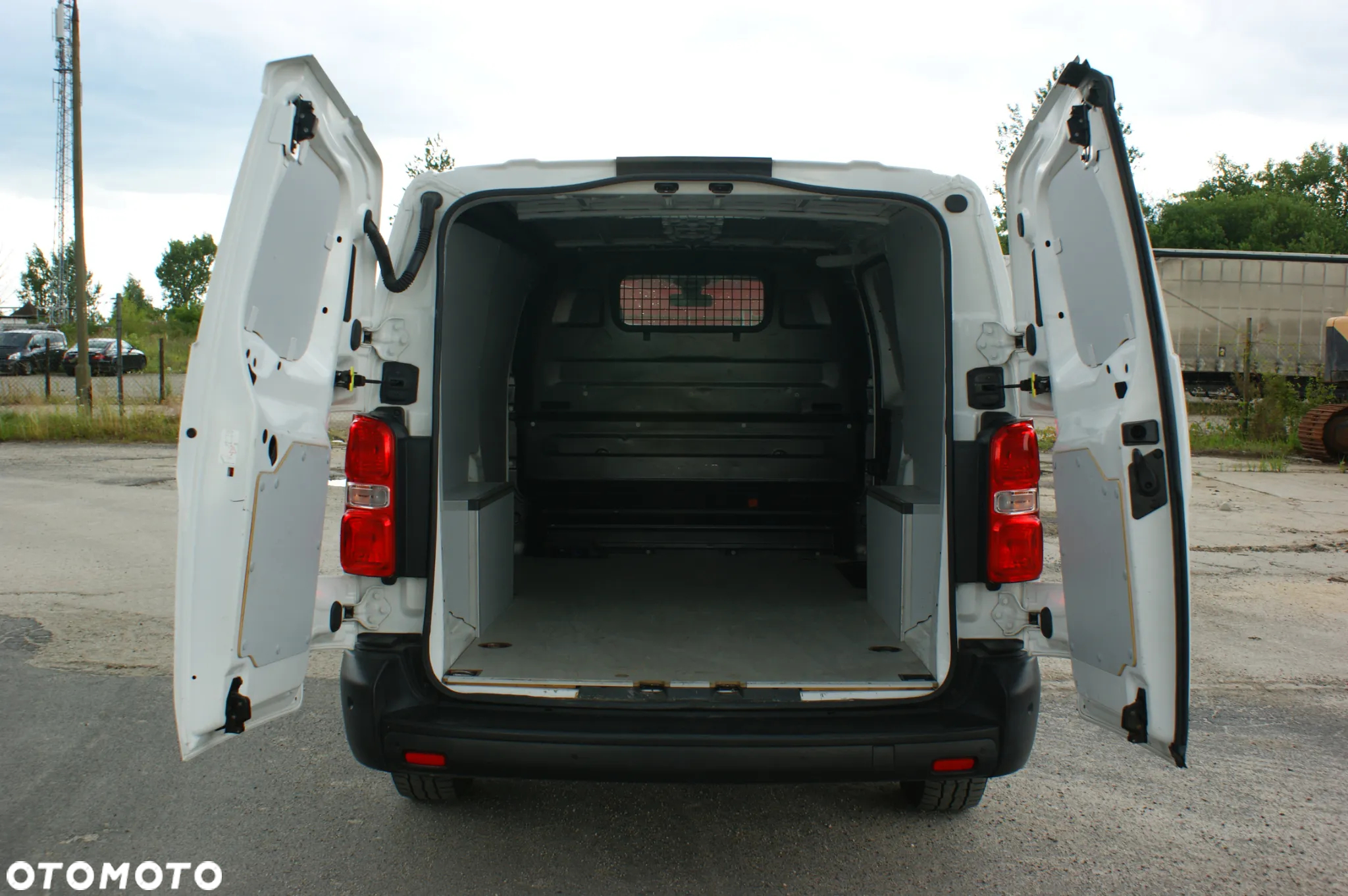 Opel Vivaro - 19