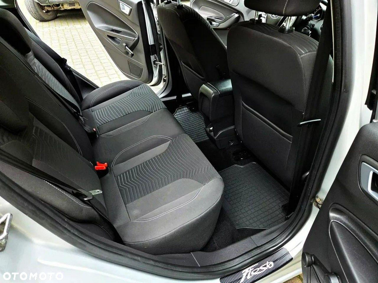 Ford Fiesta 1.0 EcoBoost Titanium - 9