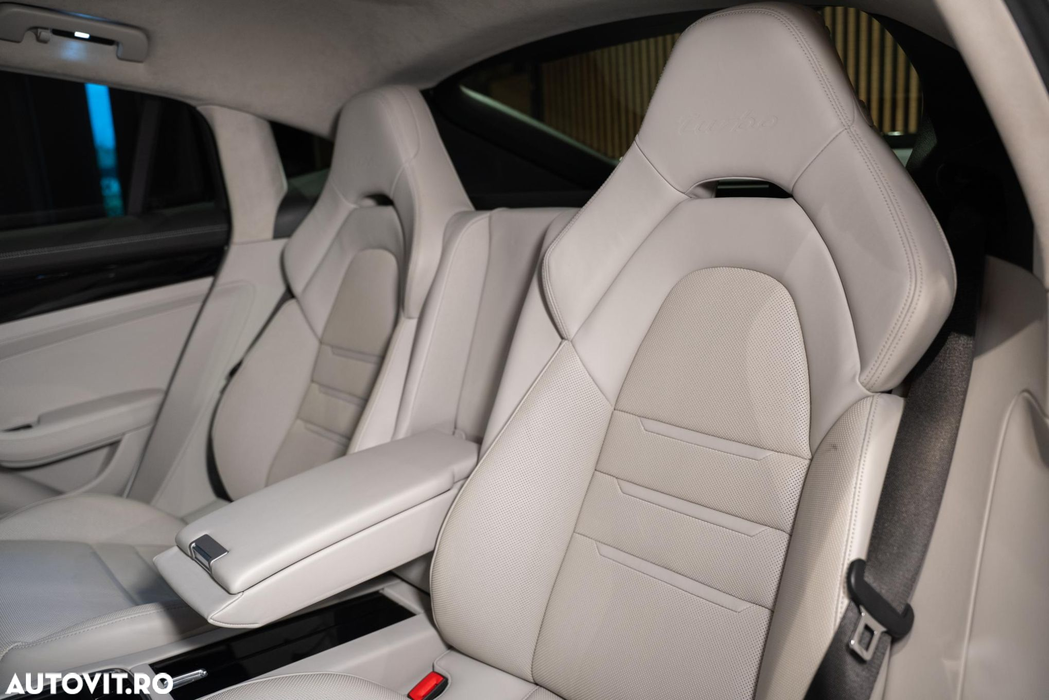 Porsche Panamera - 16